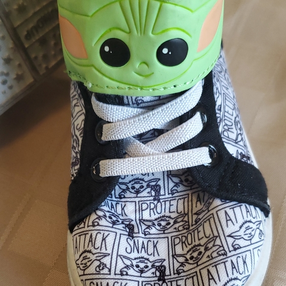 Baby Yoda kids shoes - Picture 4 of 6